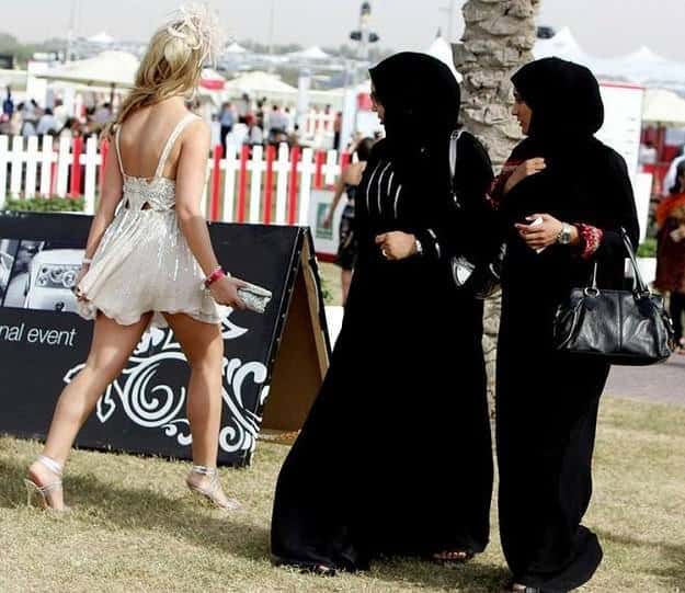 Mujeres solas a Dubái