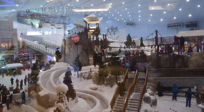 El parco de la nieve (Snow Park) en el Mall of The Emirates, Dubái