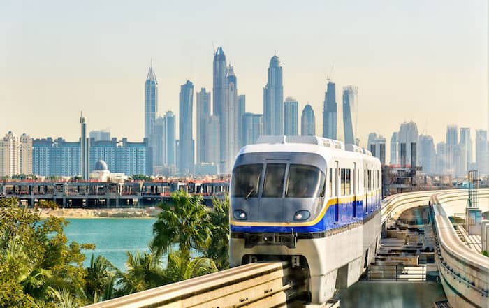 Treno monorail para Palm Jumeirah, Dubái