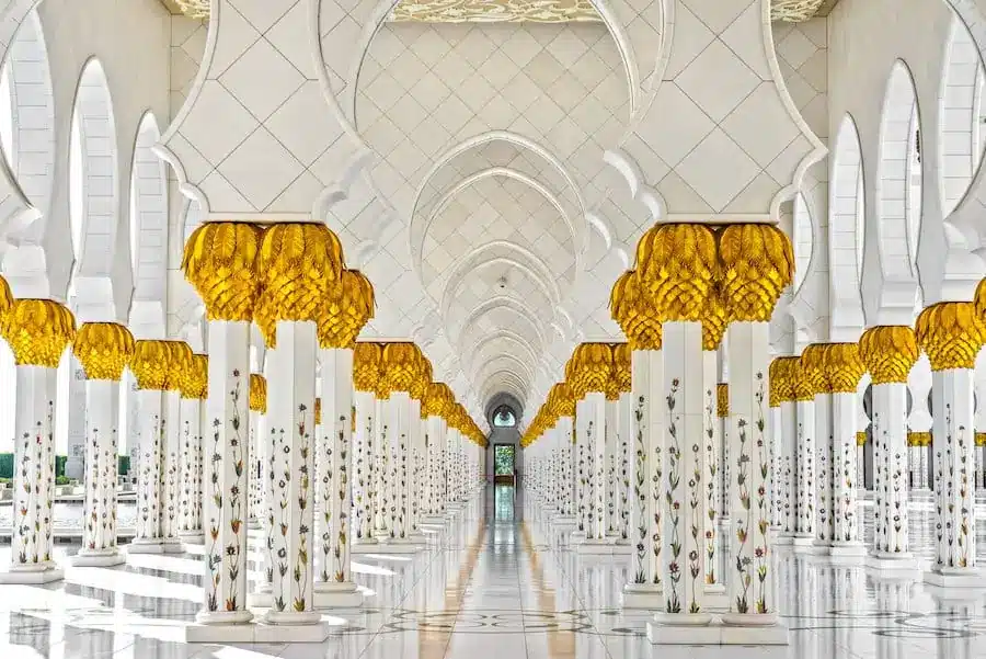 interiores Gran Mezquita Sheikh Zayed de Abu Dhabi
