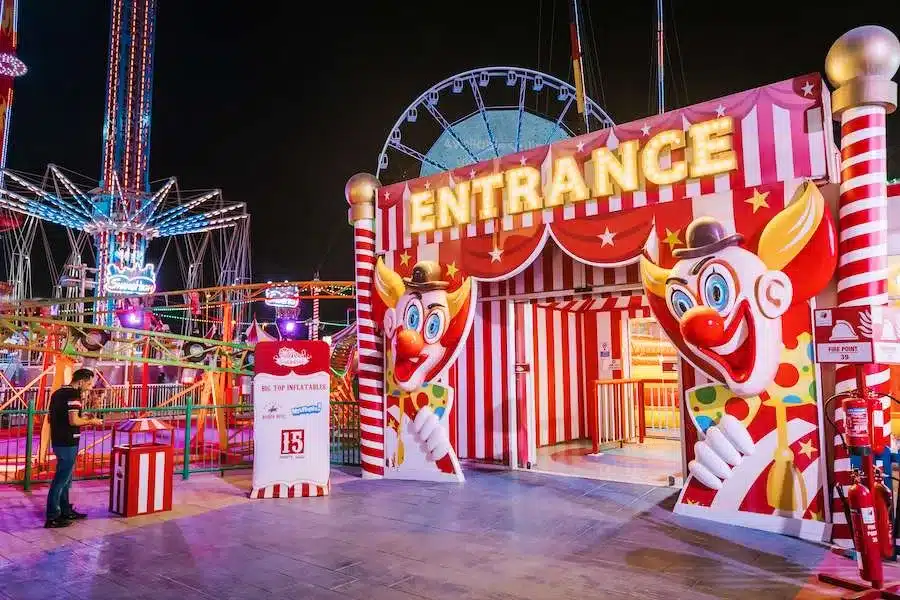El Carnaval, la zona dedicada al parco de diversión, Dubai Global Village