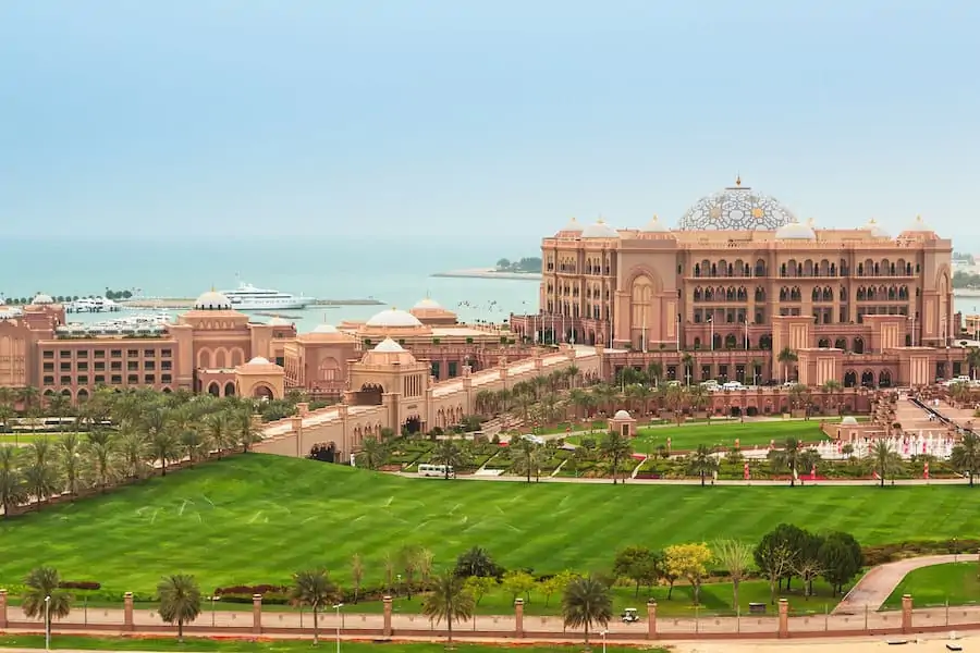 Los jardines del Emirates Palace, Abu Dhabi